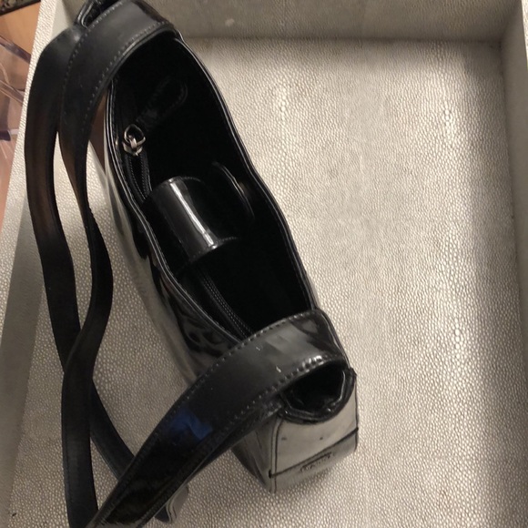 BALLY BLACK PATENT LEATHER BAG 10”x7”x1-2”wide, 24” handles - Picture 7 of 9